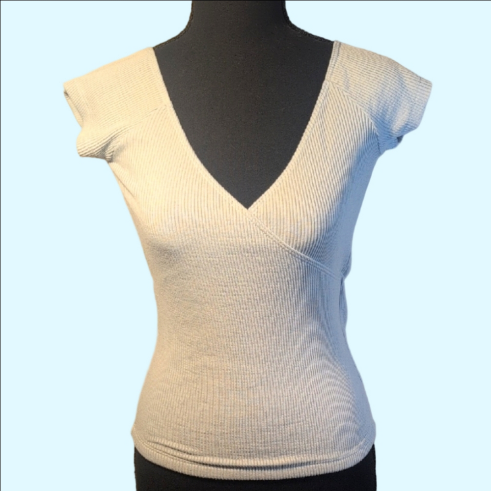 Charlotte Avery Women's Light Blue V-Neck Ribbed Top